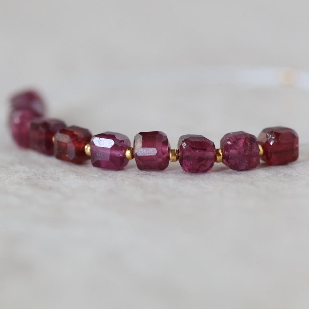 4.5mm Berry Garnet Cube Beads Faceted Natural Rhodolite Garnet Gemstone Beads for DIY Jewelry Making