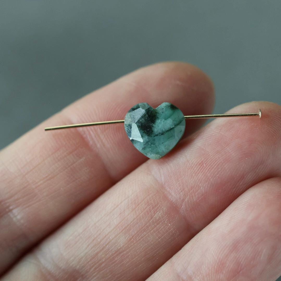 10mm Emerald Heart Beads - Faceted Natural Gemstone 1 Pc