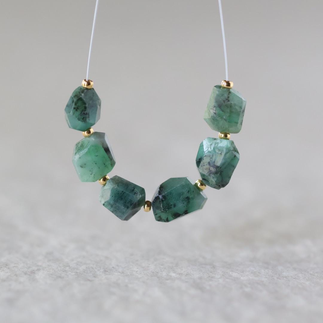Natural Emerald Nugget Beads 6-9mm Raw Emerald Stones Chunks Gemstone Bead for DIY Jewelry Making