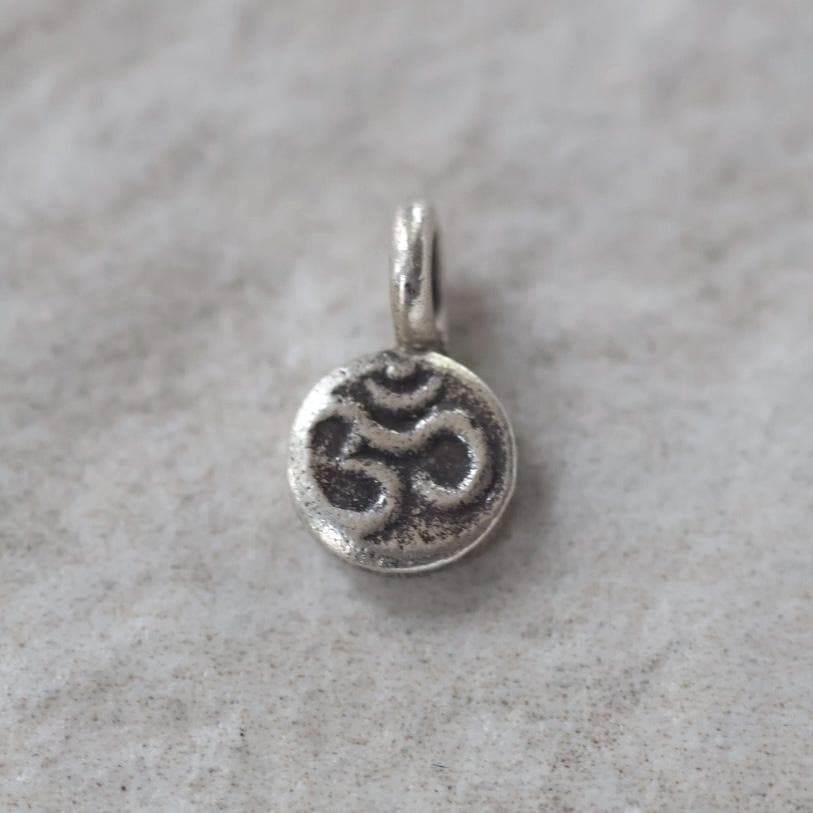Tiny Thai Karen Hill Silver Ohm Charm Om Fine Silver Pendant 6mm 1 Piece for DIY Jewelry Making Earrings Pendant