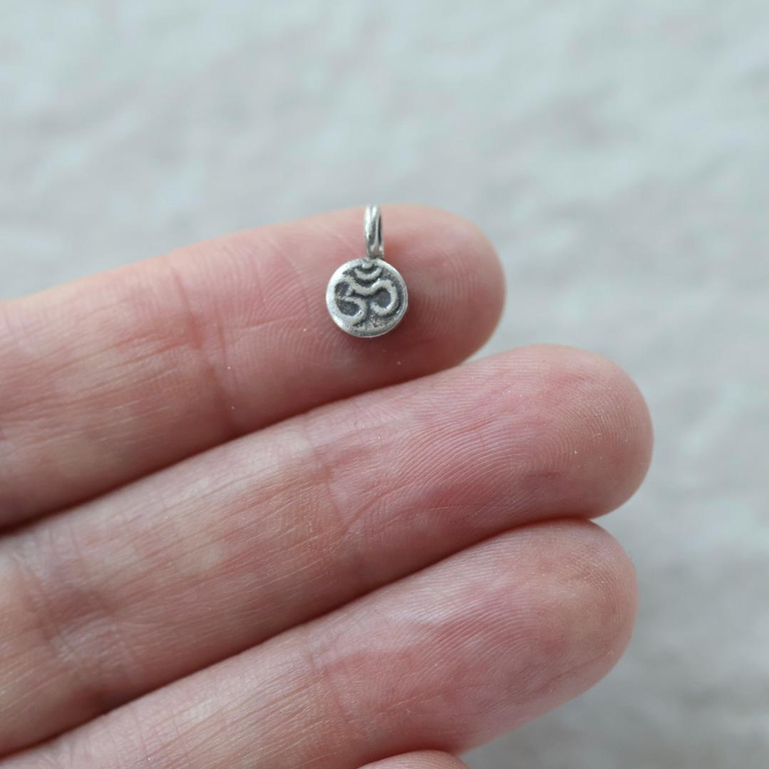 Tiny Thai Karen Hill Silver Ohm Charm Om Fine Silver Pendant 6mm 1 Piece for DIY Jewelry Making Earrings Pendant