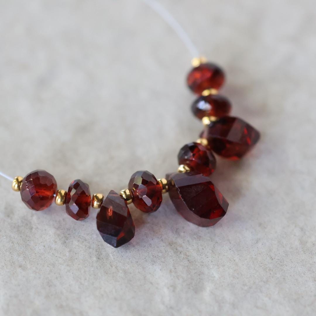 AAA Mozambique Garnet Beads Twisted Briolette Teardrop Faceted Rondelle Natural Gemstone for DIY Jewelry Making