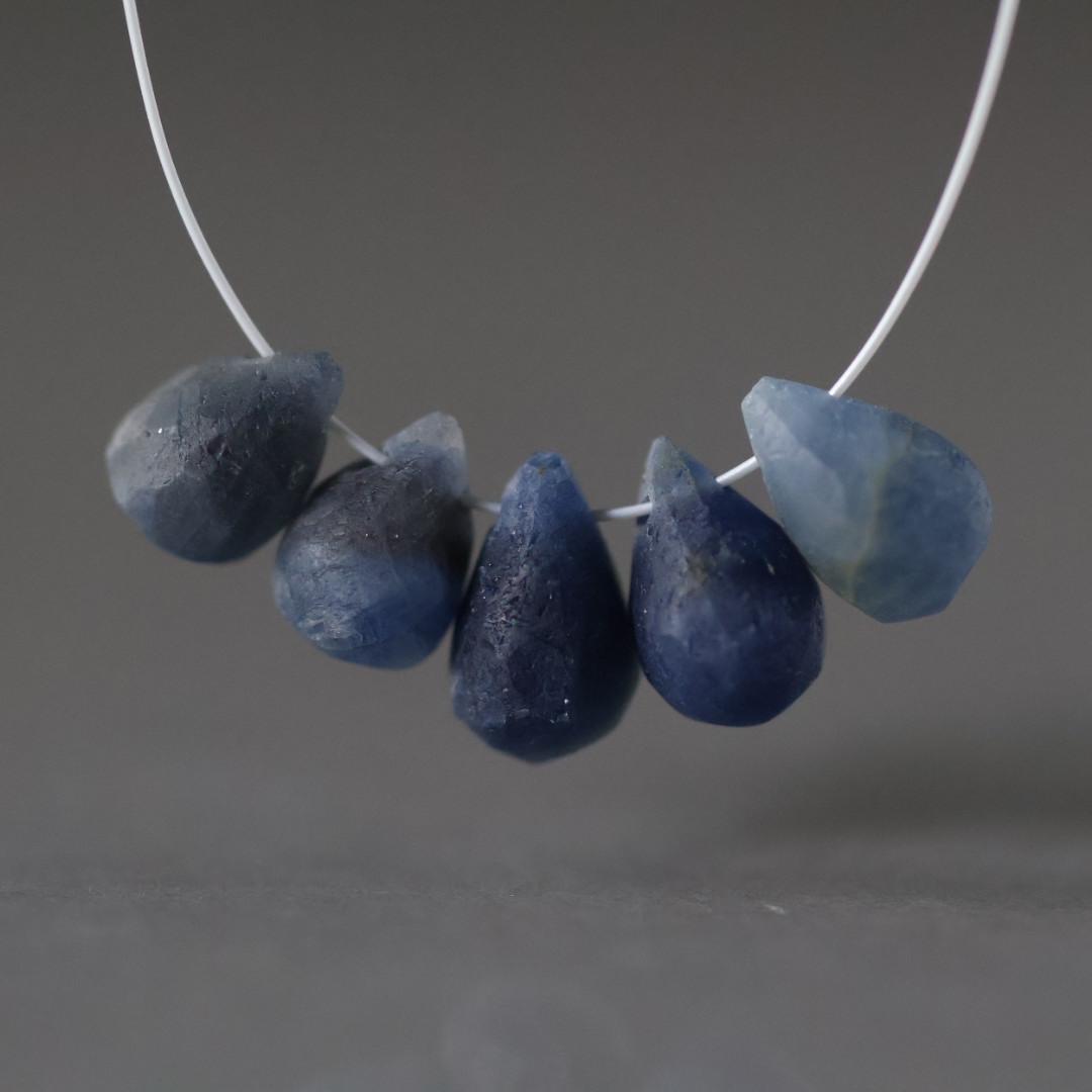 Natural Blue Sapphire Matte Briolette Beads Teardrops Drops 7-8mm 5 PCs Raw Sapphire Genuine Gemstone Beads DIY Jewelry Making