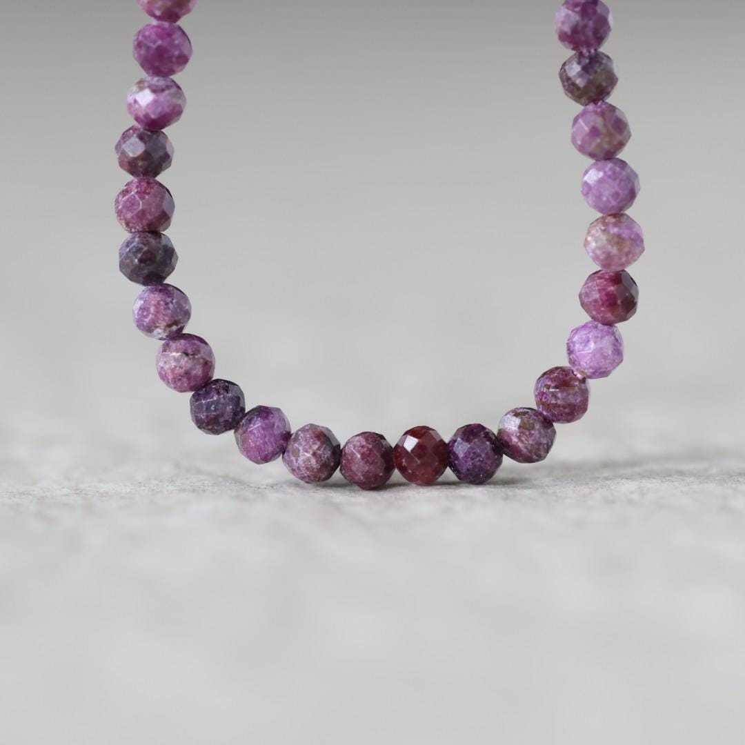 Rare 3mm Stichtite Faceted Round Beads 15"