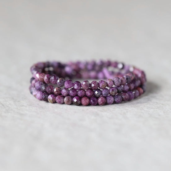Rare 3mm Stichtite Faceted Round Beads 15"