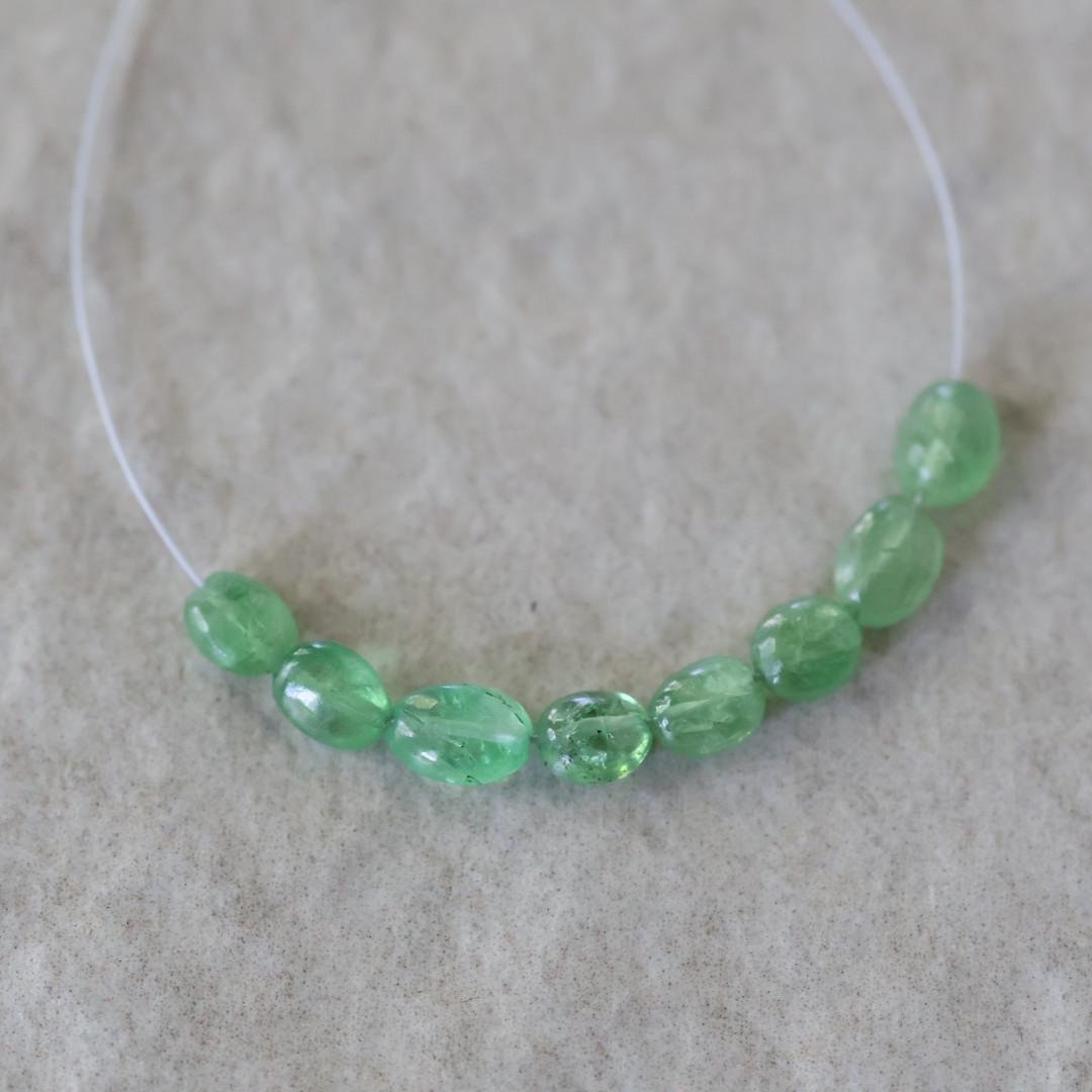 Tiny Natural Tsavorite Garnet Smooth Oval Beads 4-5mm Mini Nuggets Stone Green Gemstone Bead for DIY Jewelry Making